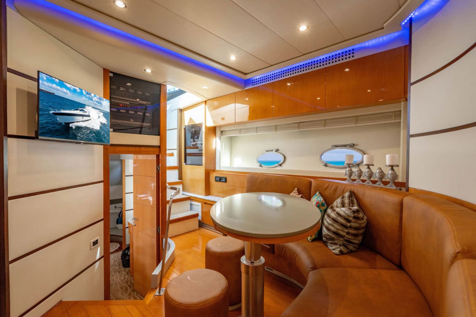 2006 Pershing 62 - Photo 23