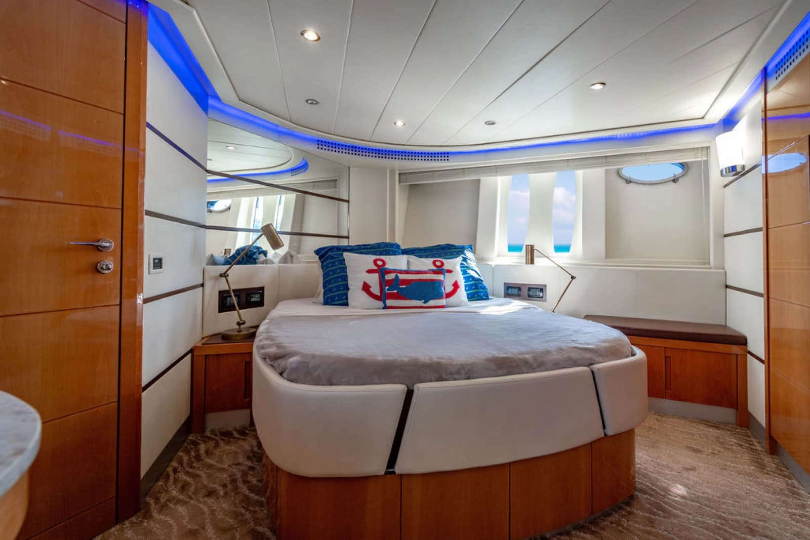 2006 Pershing 62 - Photo 24