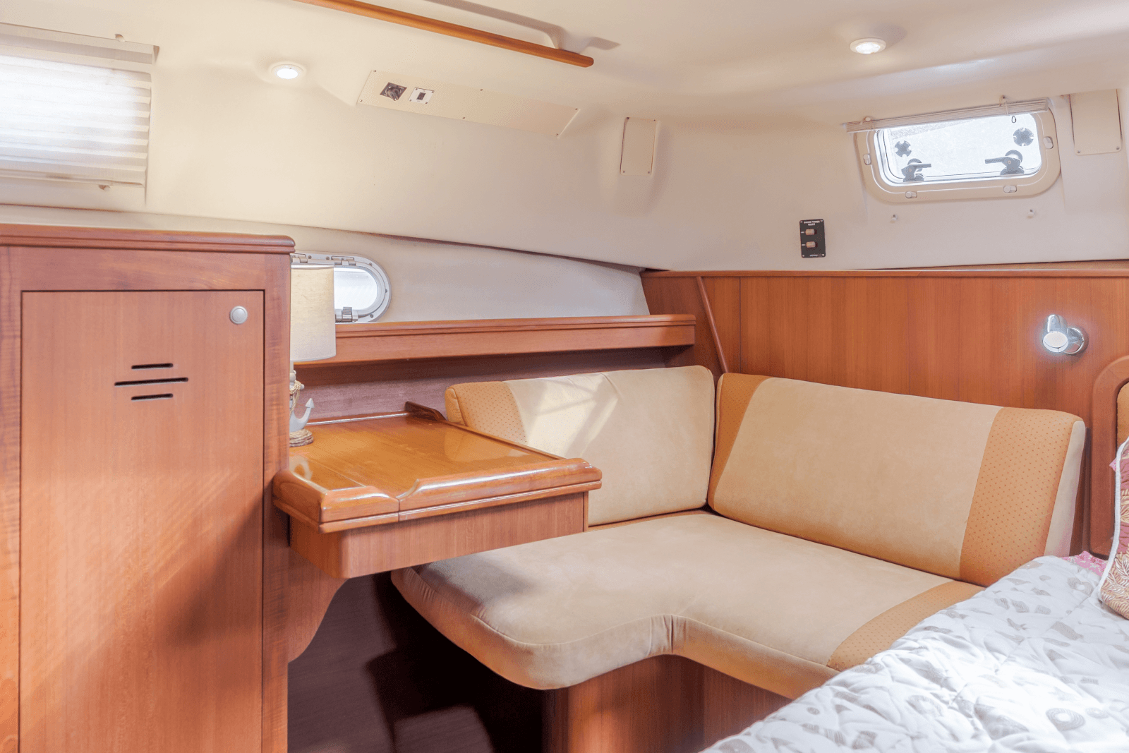 2001 Hunter Passage 456 - Photo 13