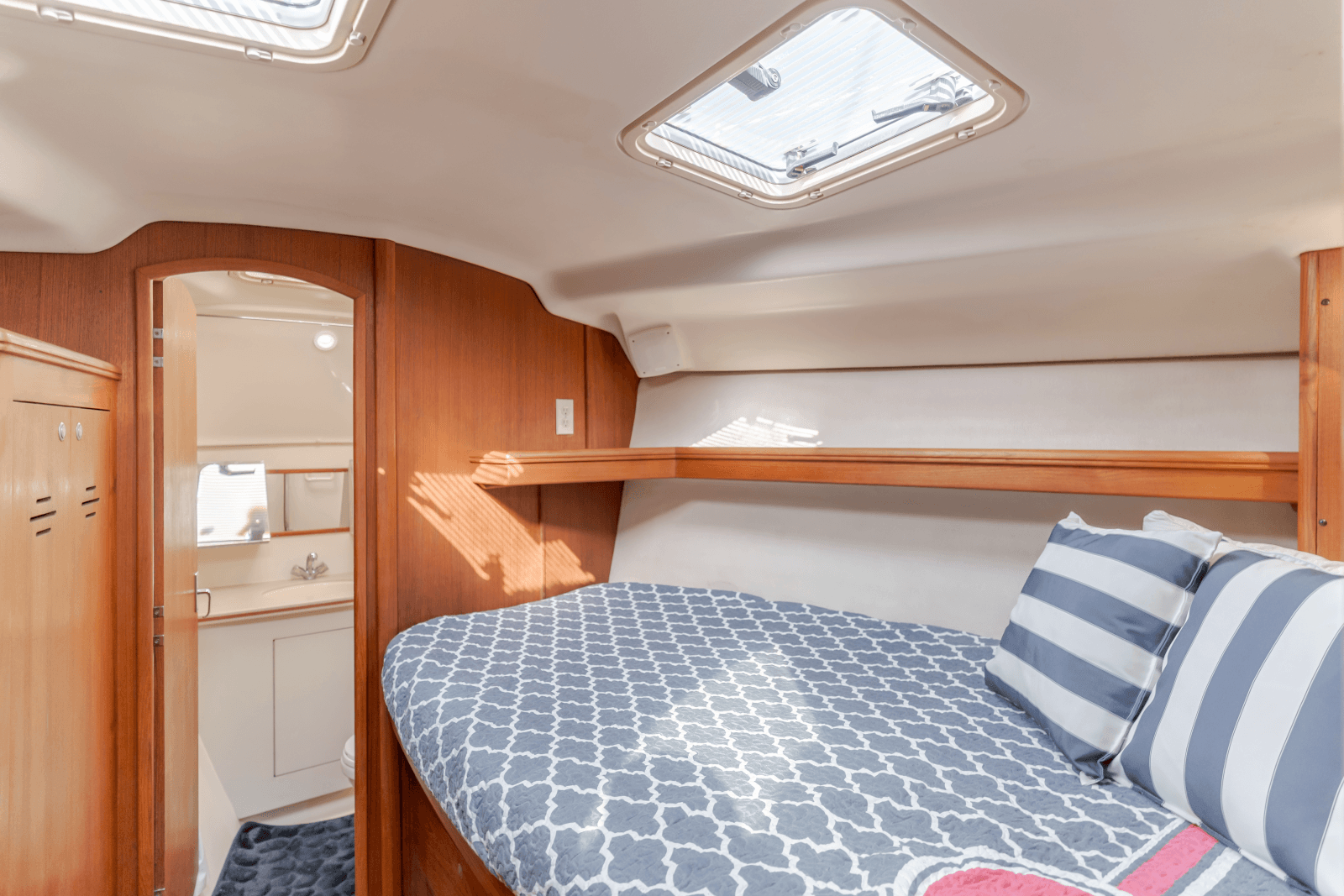 2001 Hunter Passage 456 - Photo 15