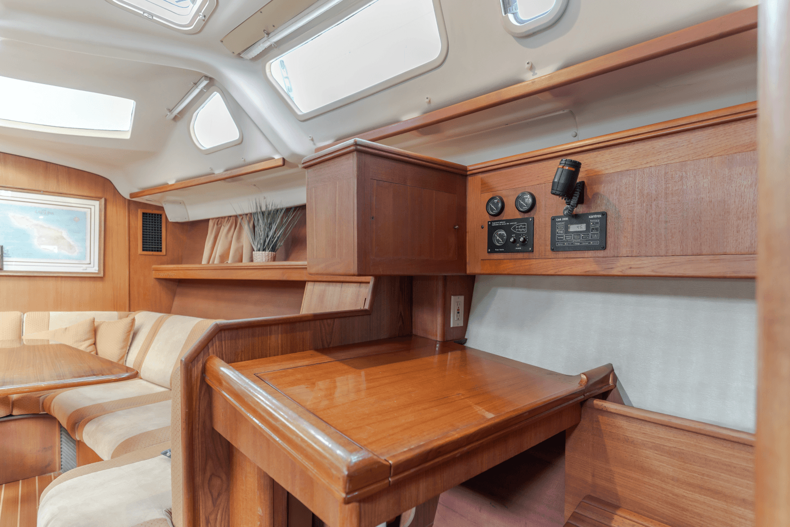 2001 Hunter Passage 456 - Photo 18