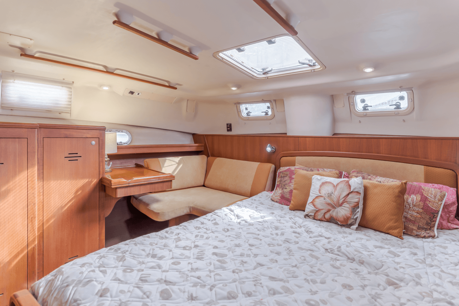 2001 Hunter Passage 456 - Photo 16