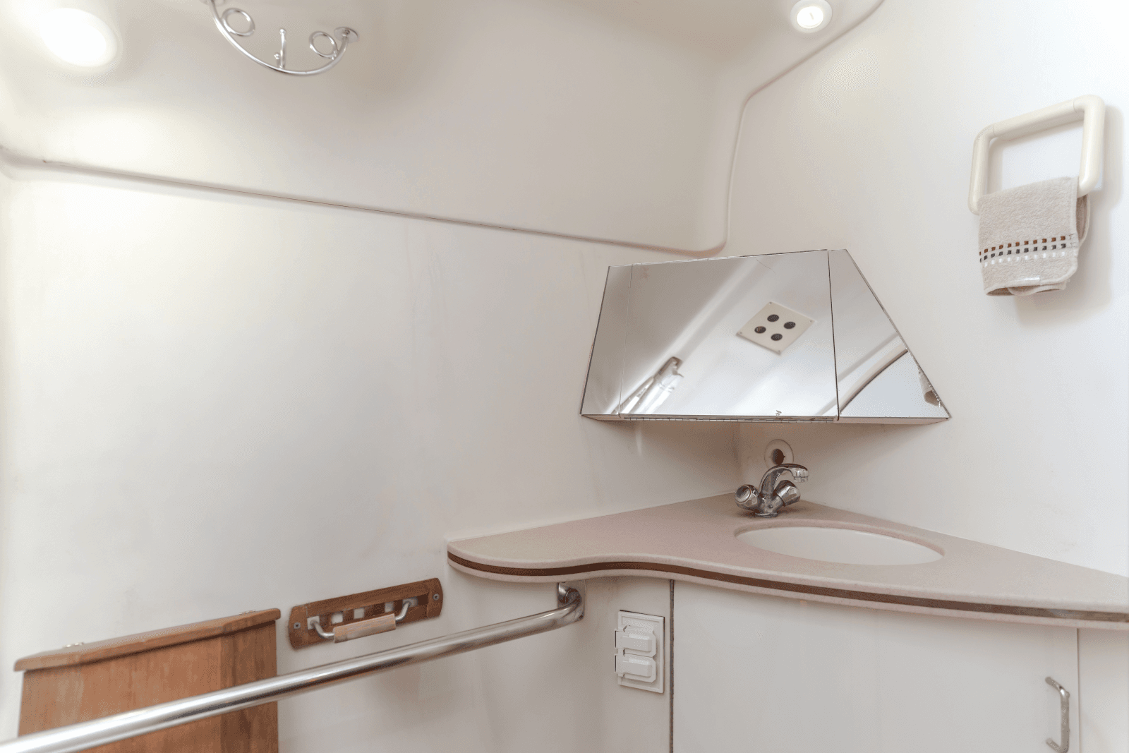 2001 Hunter Passage 456 - Photo 34