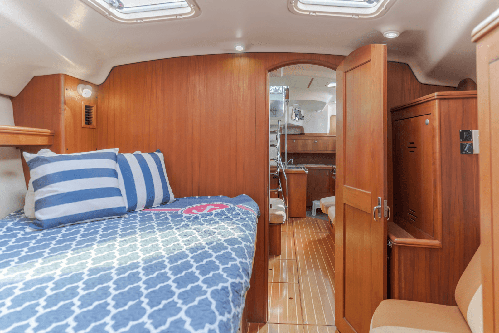 2001 Hunter Passage 456 - Photo 17