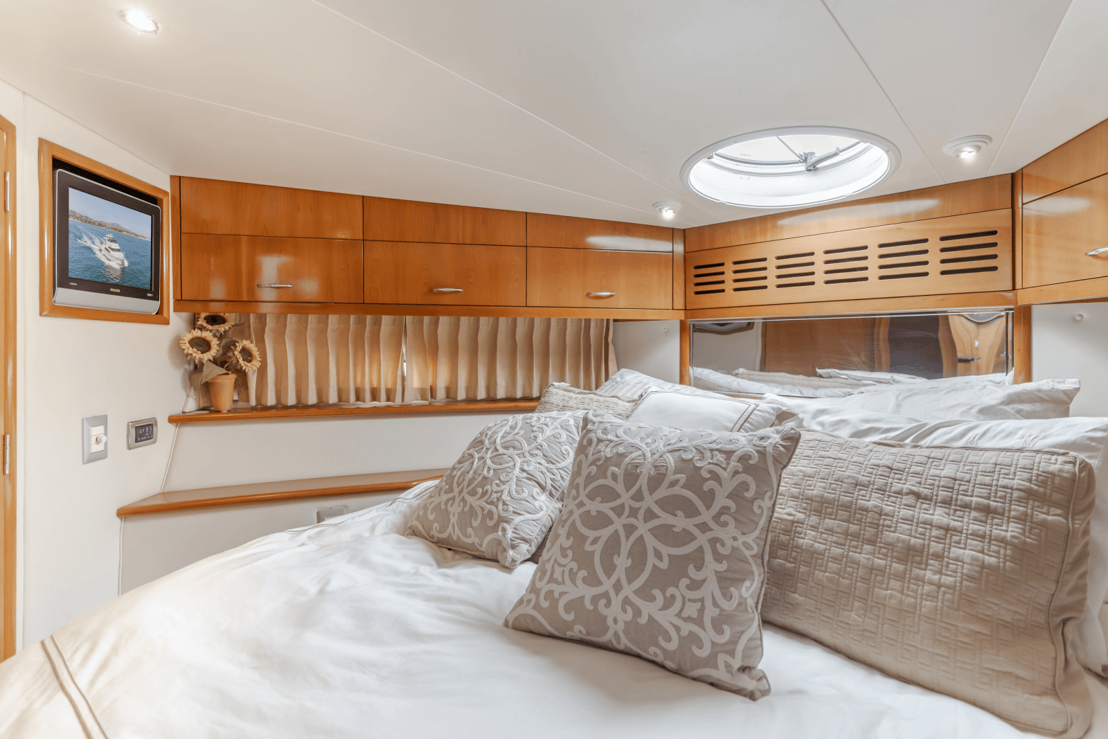 2006 Carver 46 Motor Yacht - Photo 15