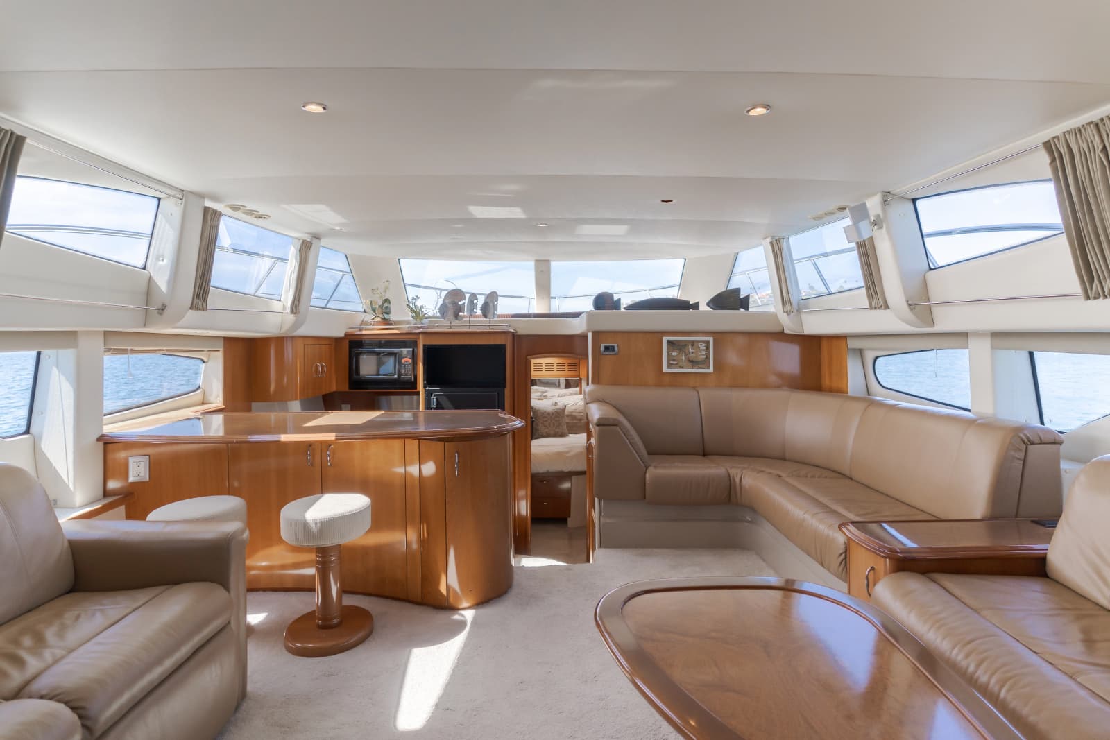 2006 Carver 46 Motor Yacht - Photo 10
