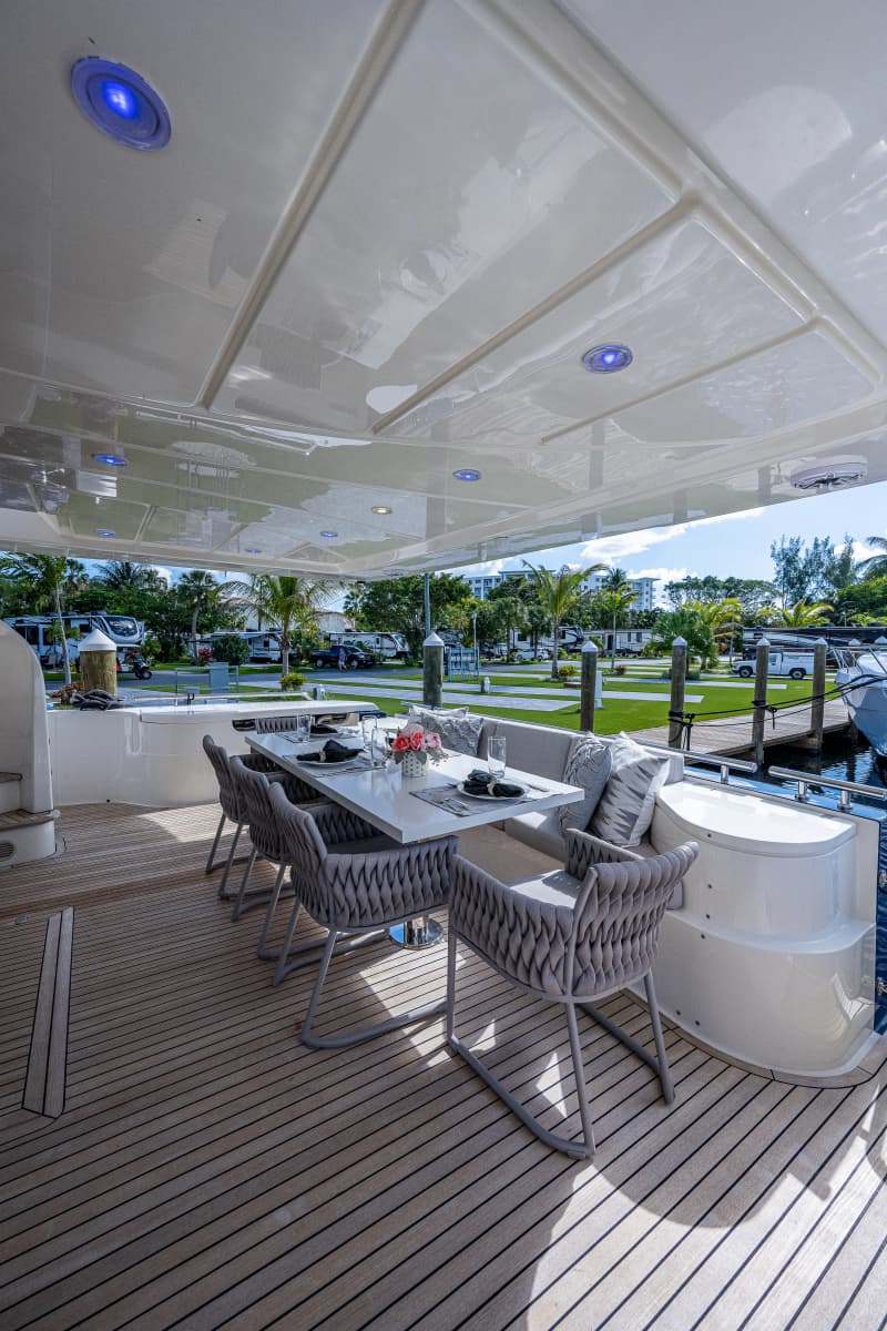 2006 Ferretti Yachts 830 - Photo 13