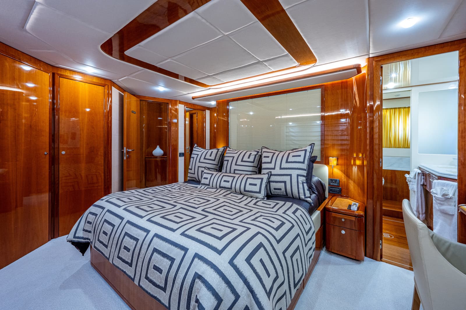 2006 Ferretti Yachts 830 - Photo 52