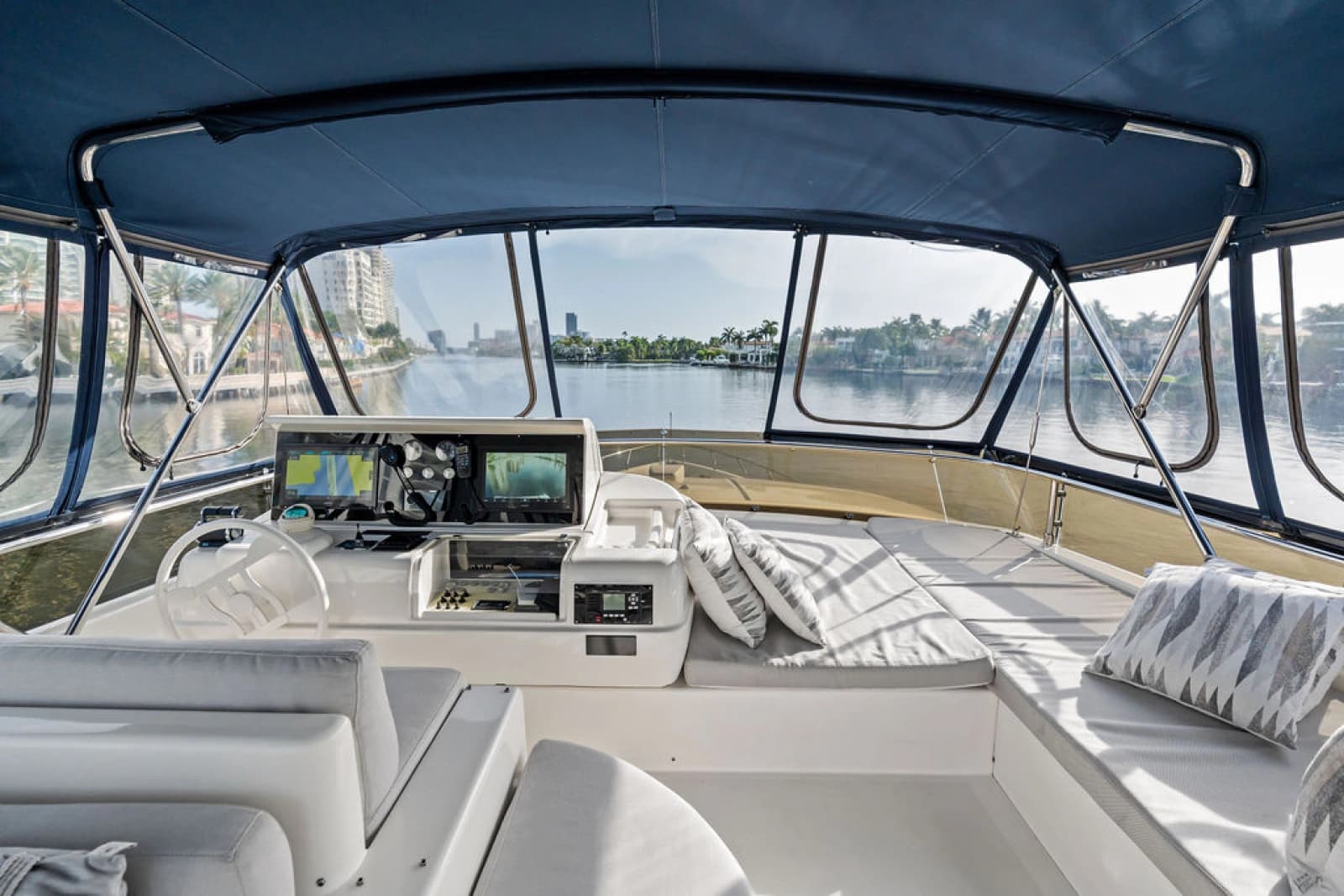 2006 Ferretti Yachts 830 - Photo 27