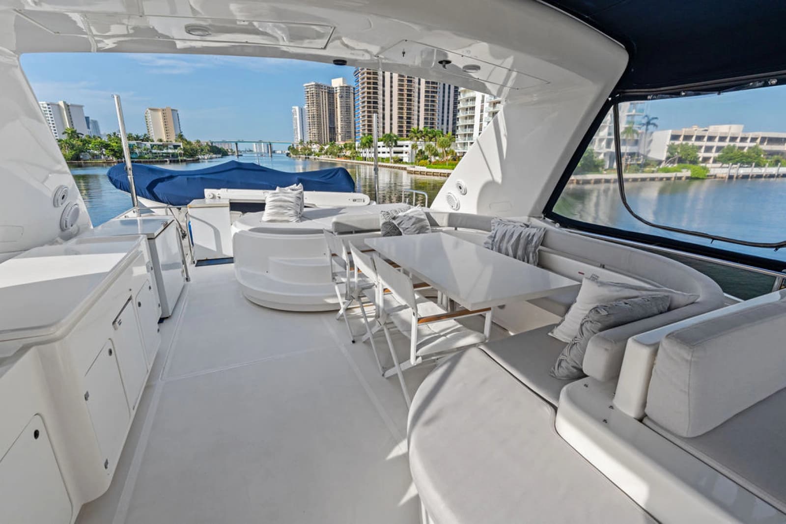 2006 Ferretti Yachts 830 - Photo 26