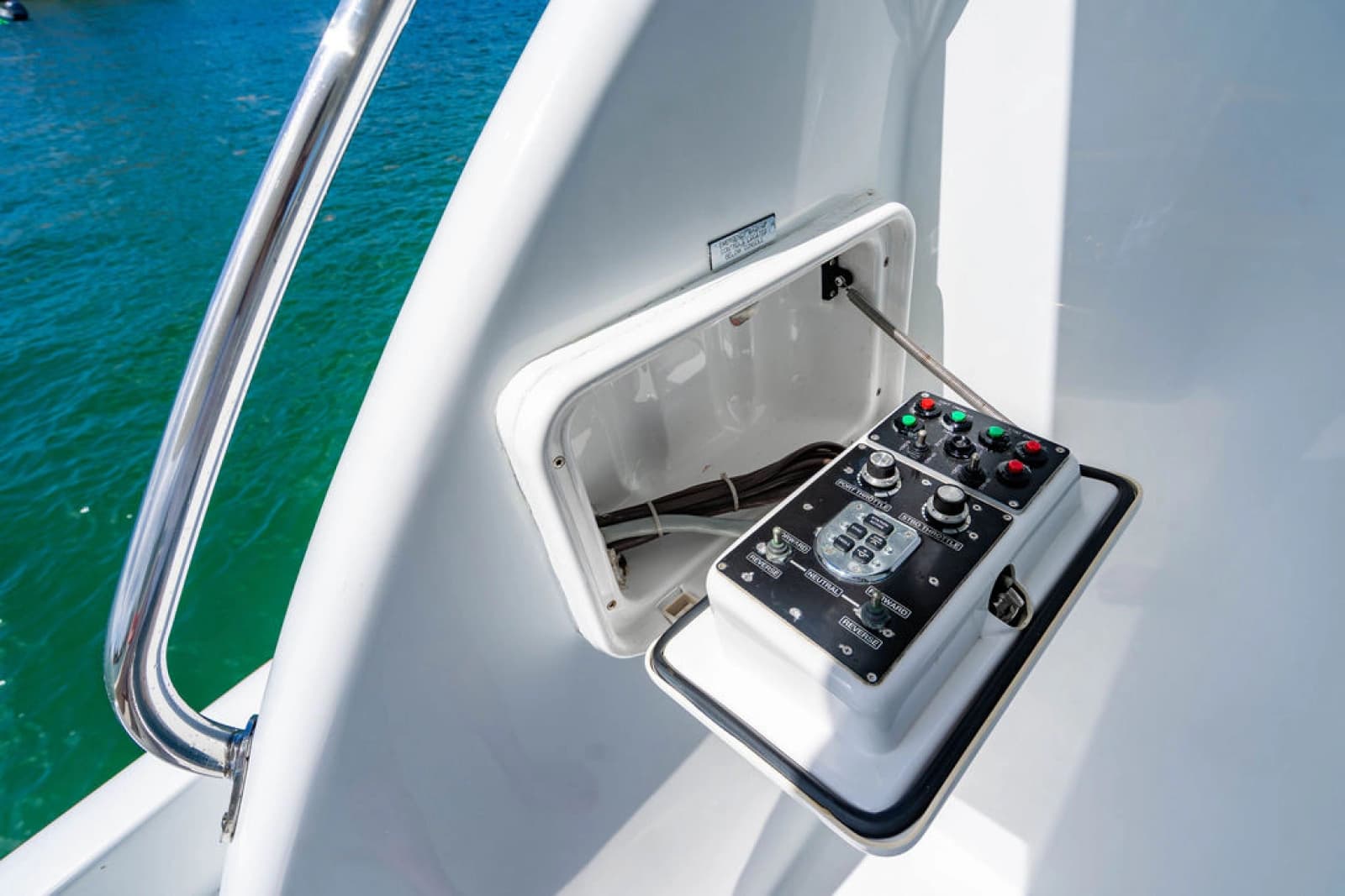 2006 Hatteras 64 Motor Yacht - Photo 8
