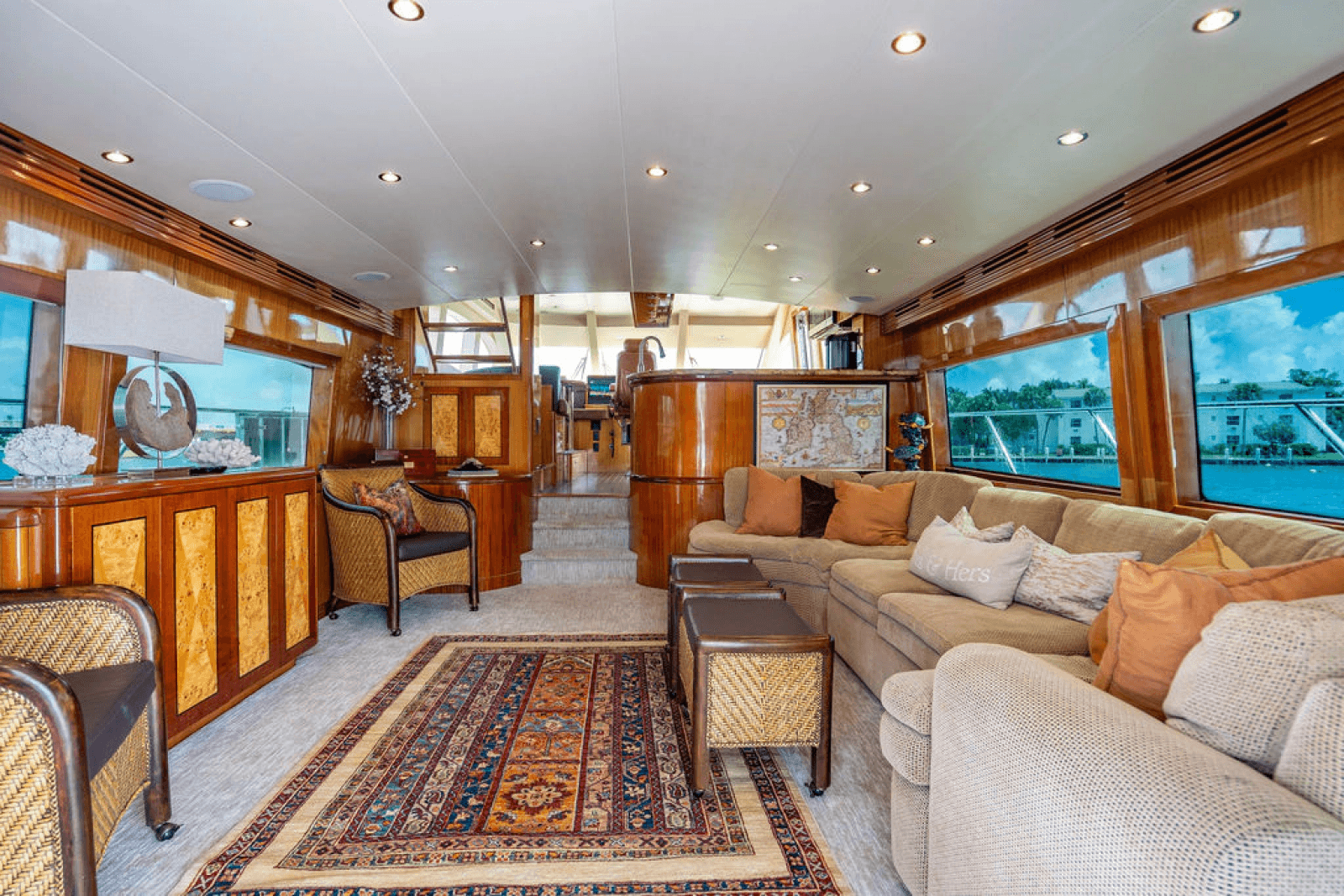 2006 Hatteras 64 Motor Yacht - Photo 10