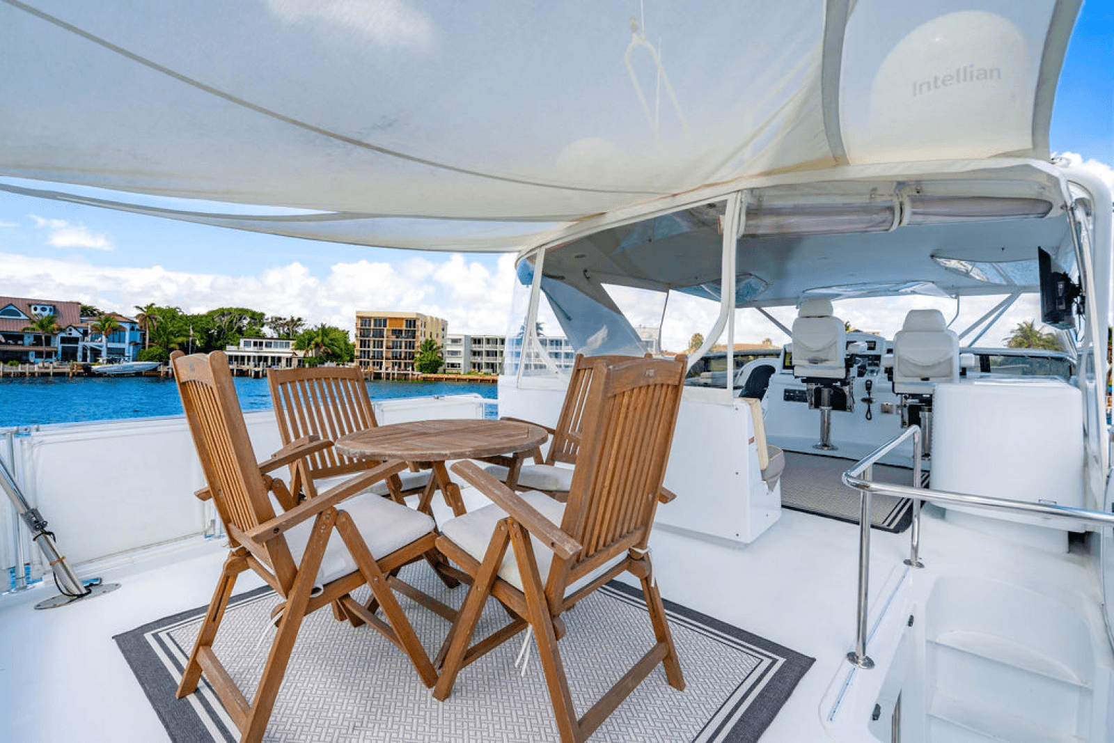 2006 Hatteras 64 Motor Yacht - Photo 22