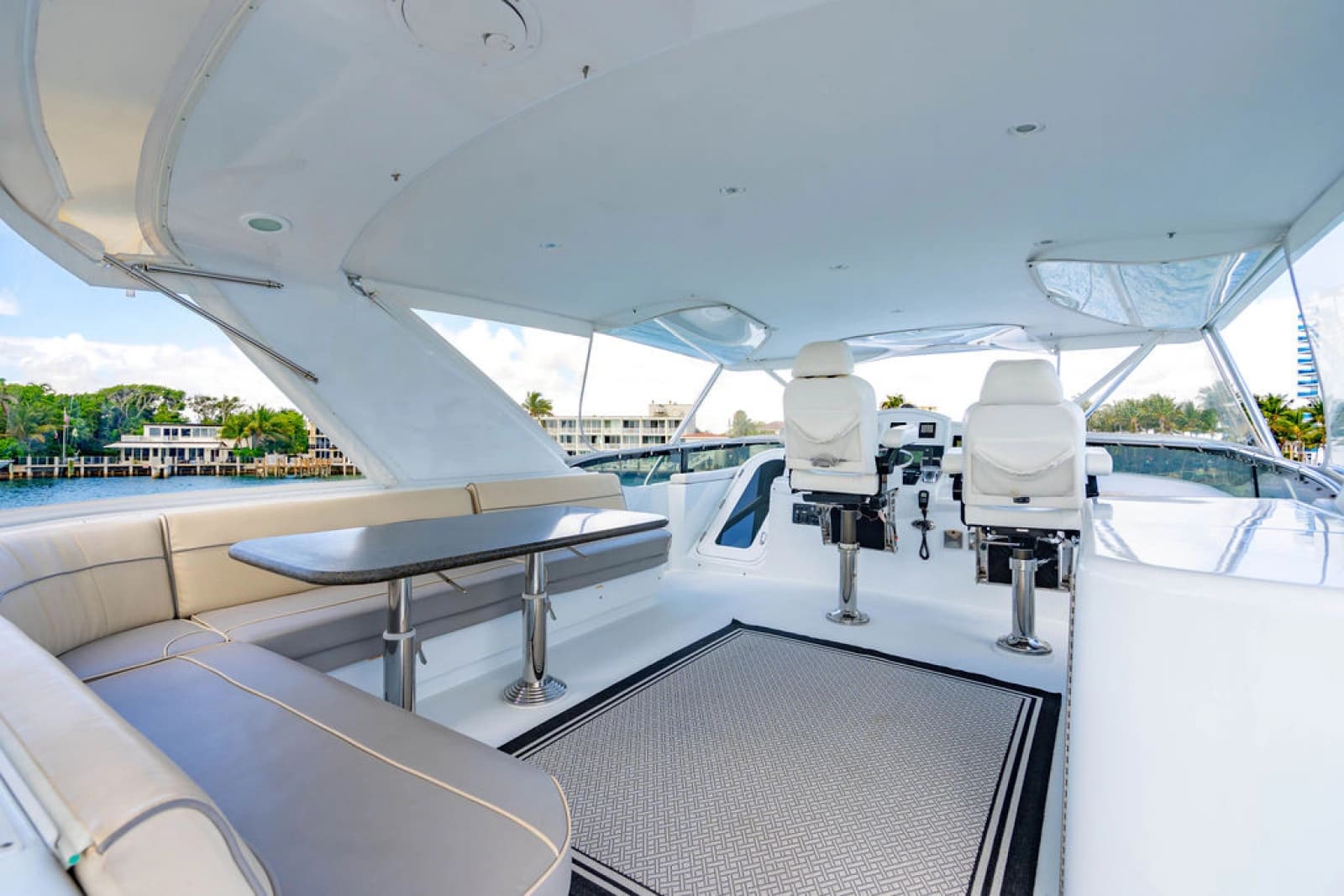 2006 Hatteras 64 Motor Yacht - Photo 20