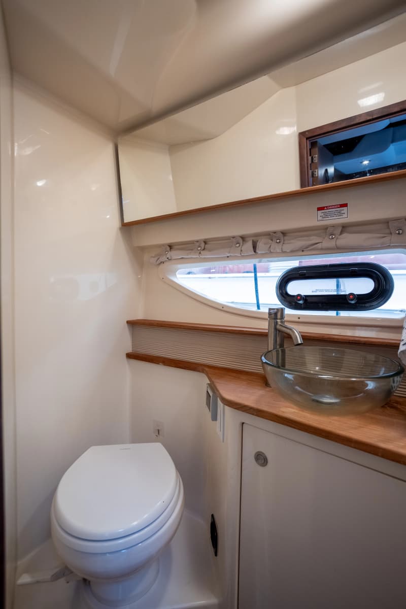 2018 Sea Ray Sundancer 350 Coupe - Rare Shaft Drive - Photo 25