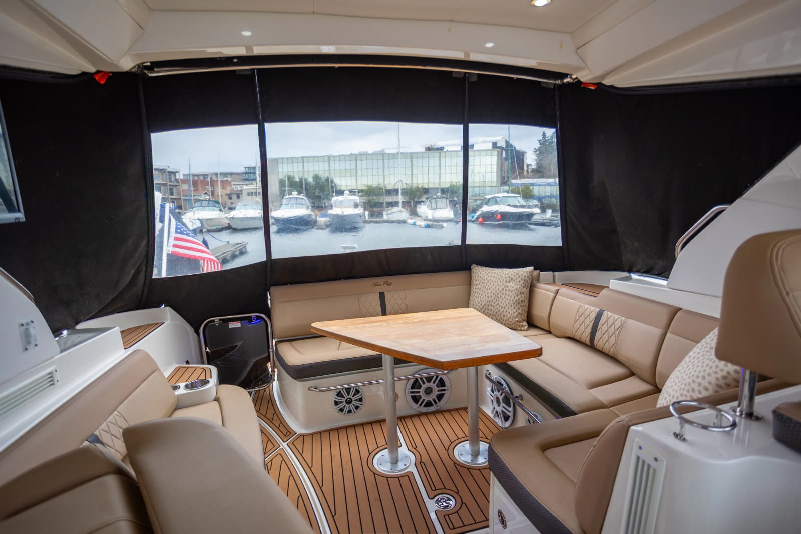 2018 Sea Ray Sundancer 350 Coupe - Rare Shaft Drive - Photo 10