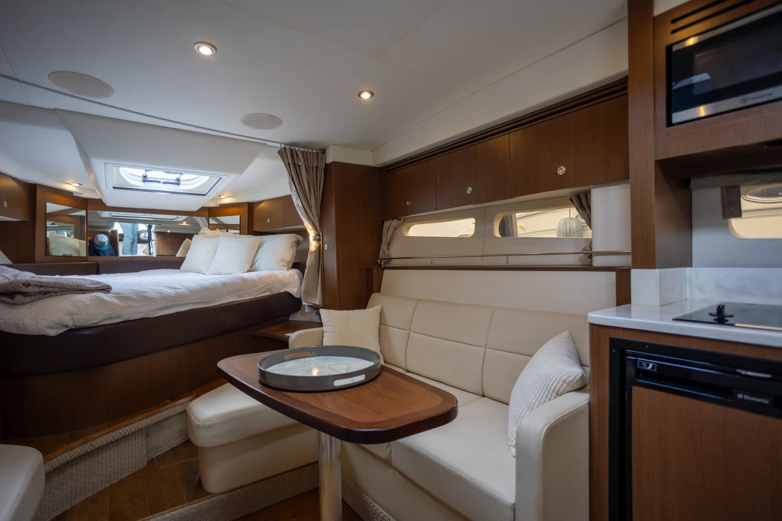 2018 Sea Ray Sundancer 350 Coupe - Rare Shaft Drive - Photo 18