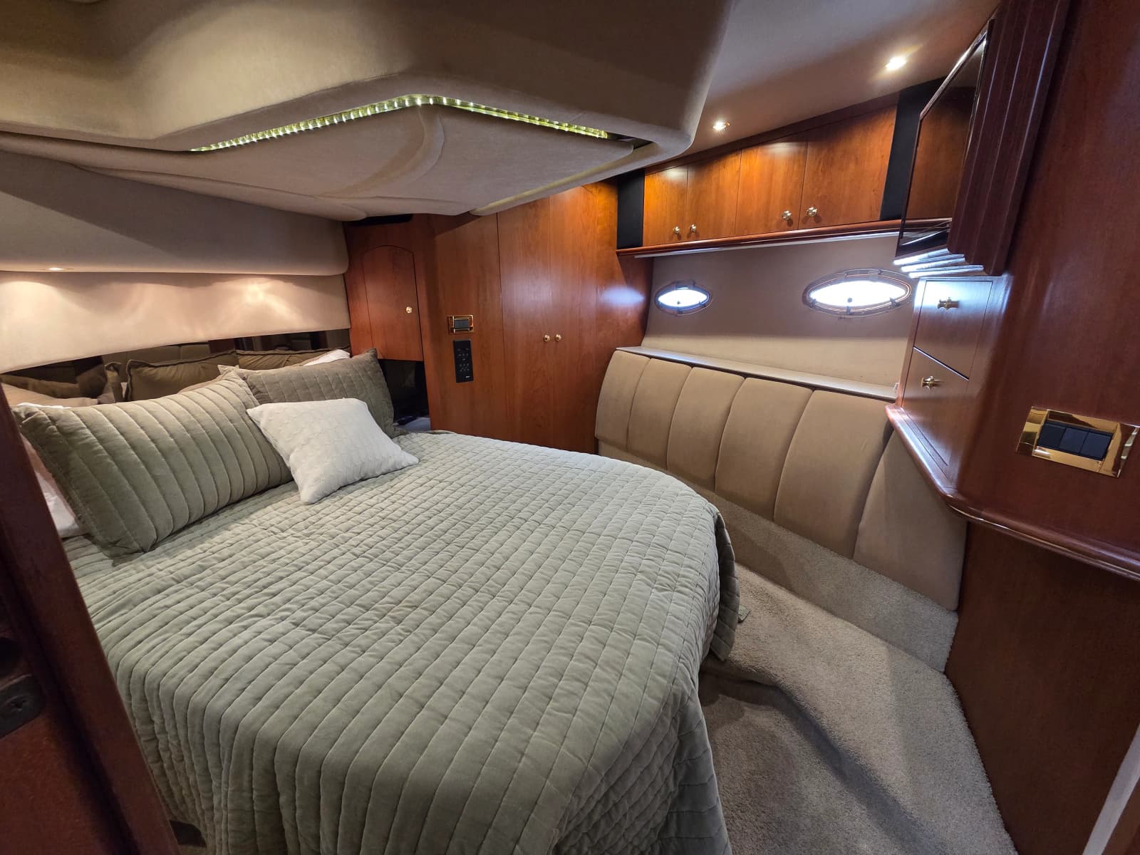2000 Cruisers Yachts Sport 50 - Photo 16