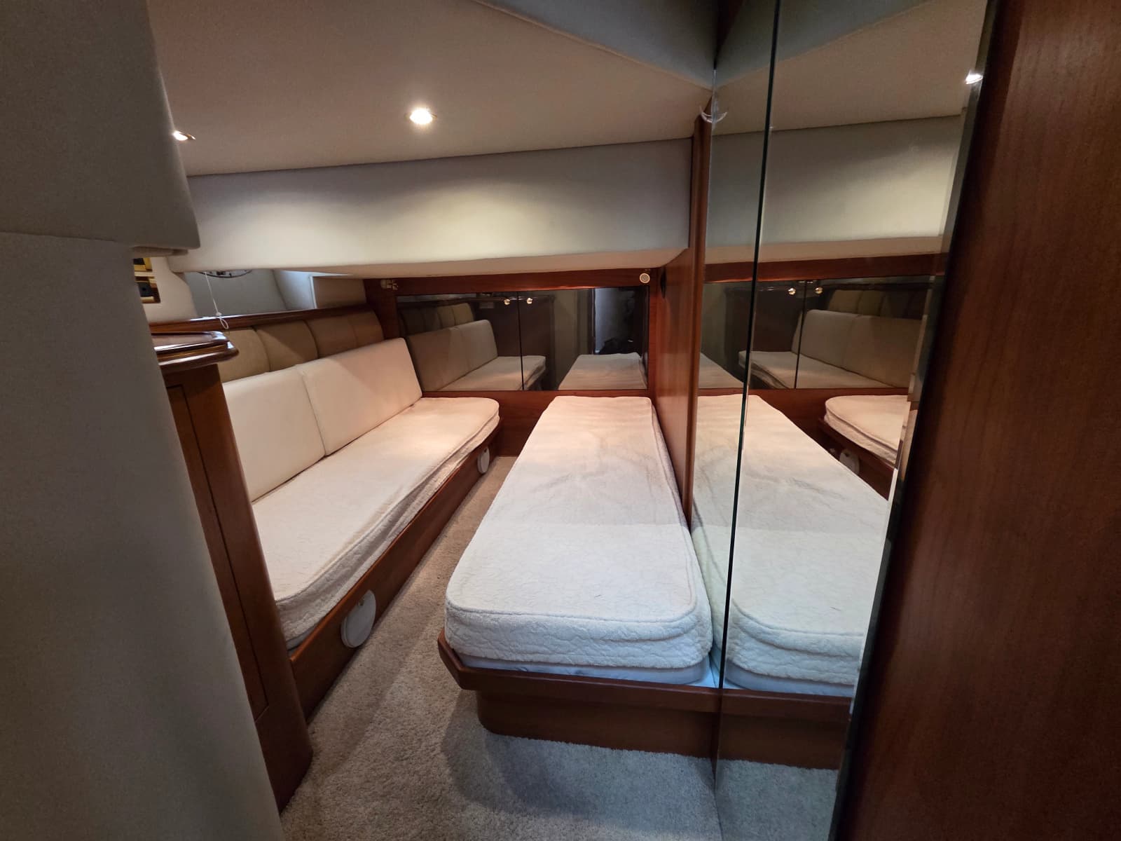 2000 Cruisers Yachts Sport 50 - Photo 22