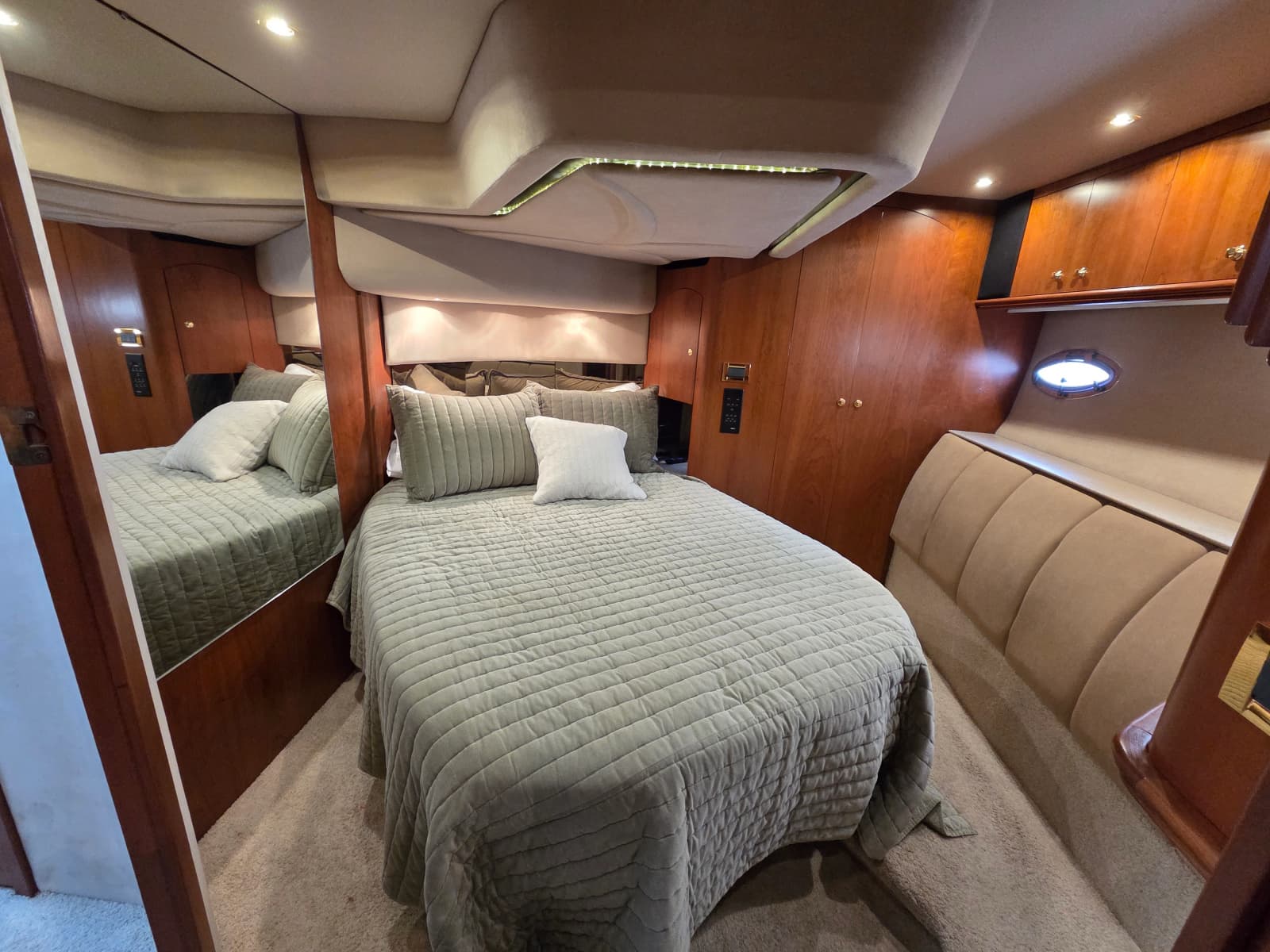 2000 Cruisers Yachts Sport 50 - Photo 17