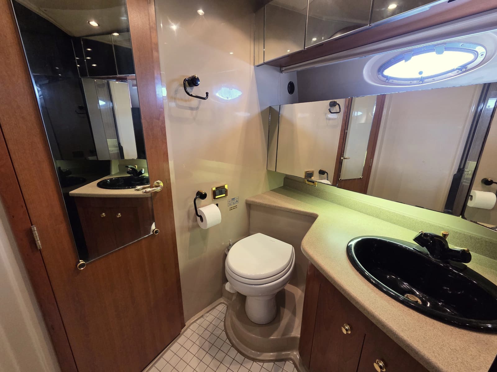 2000 Cruisers Yachts Sport 50 - Photo 21