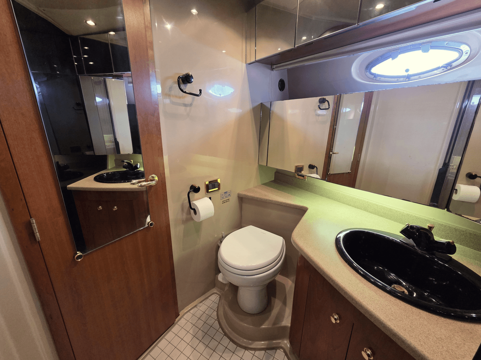 2000 Cruisers Yachts Sport 50 - Photo 21