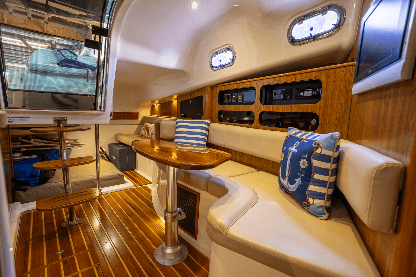 2009 Pursuit 375 OS - Photo 17