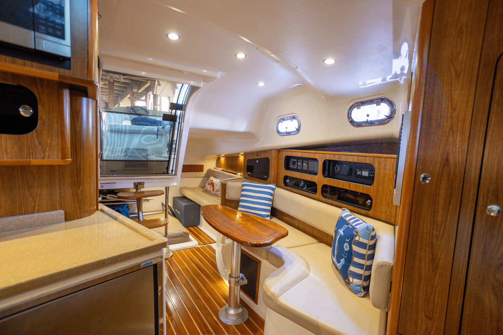 2009 Pursuit 375 OS - Photo 16