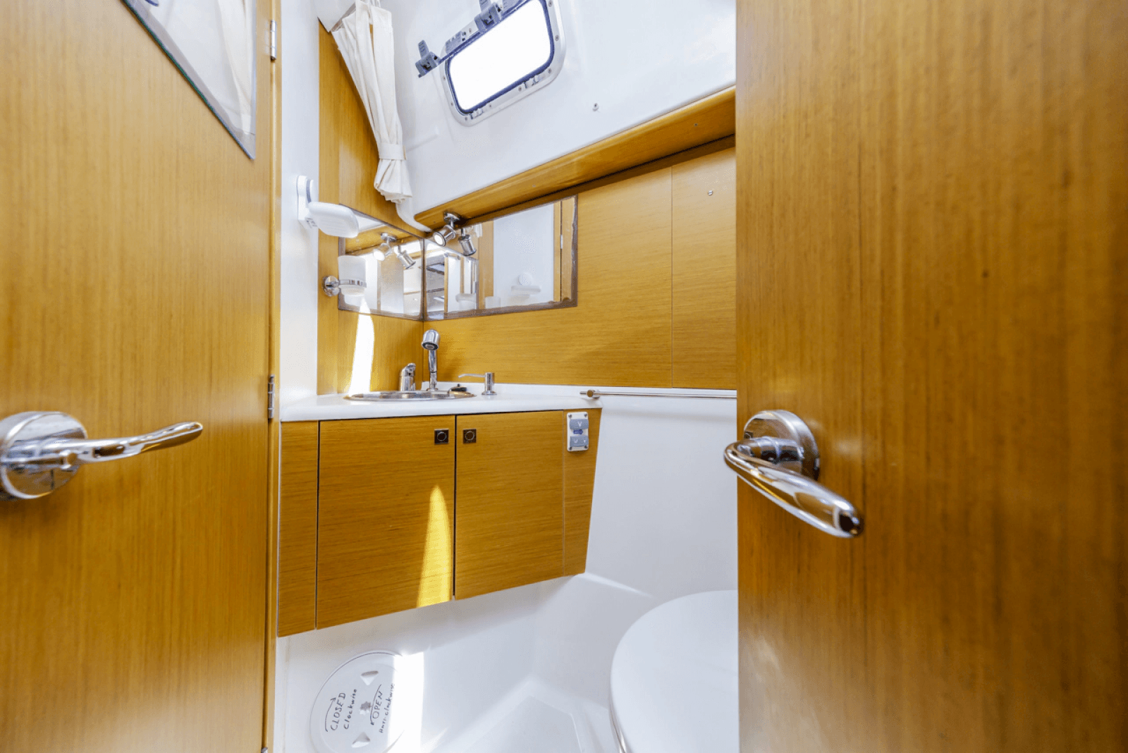 2011 Jeanneau Sun Odyssey 44i - Photo 30
