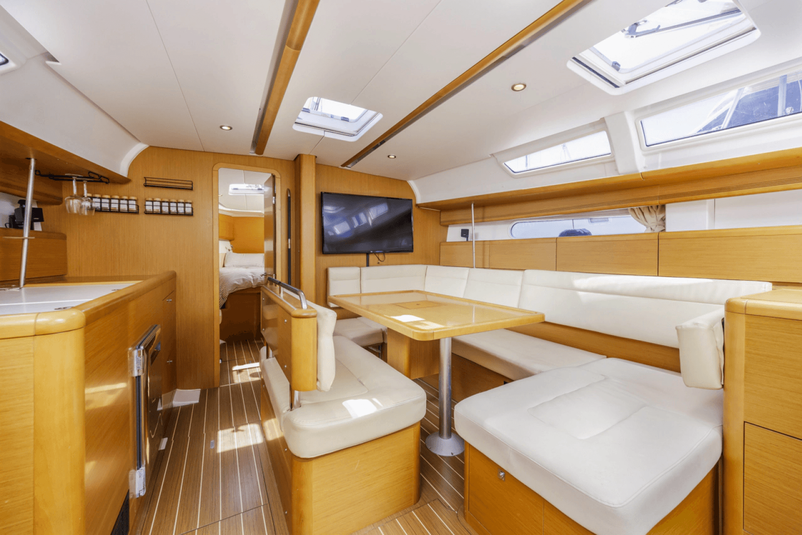 2011 Jeanneau Sun Odyssey 44i - Photo 22