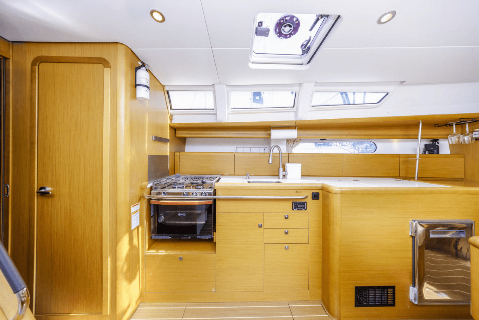 2011 Jeanneau Sun Odyssey 44i - Photo 29