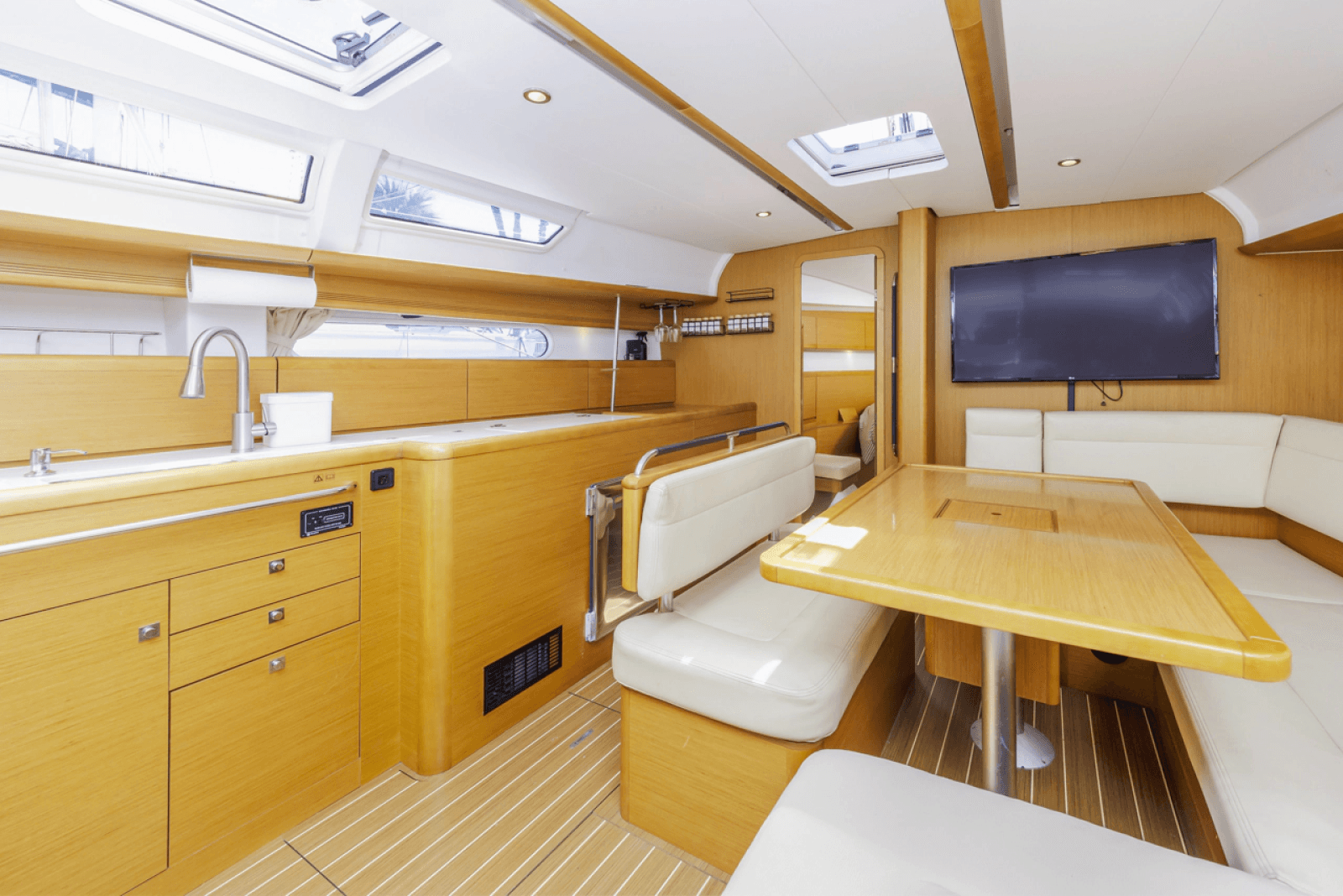 2011 Jeanneau Sun Odyssey 44i - Photo 20