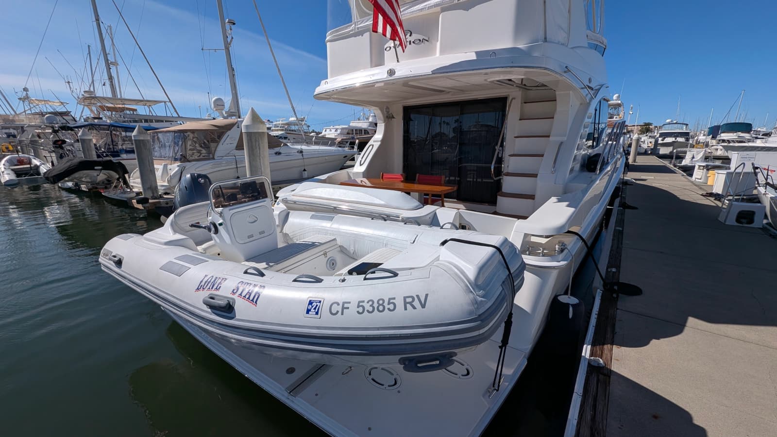 2010 Ovation Flybridge - Photo 16