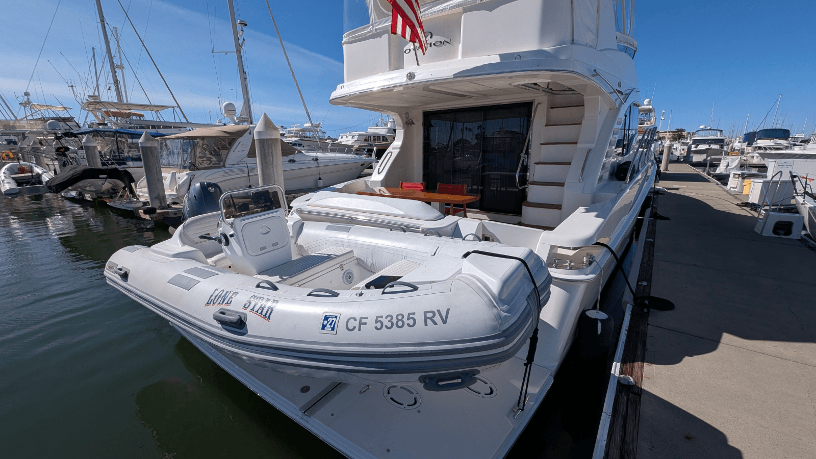2010 Ovation Flybridge - Photo 16