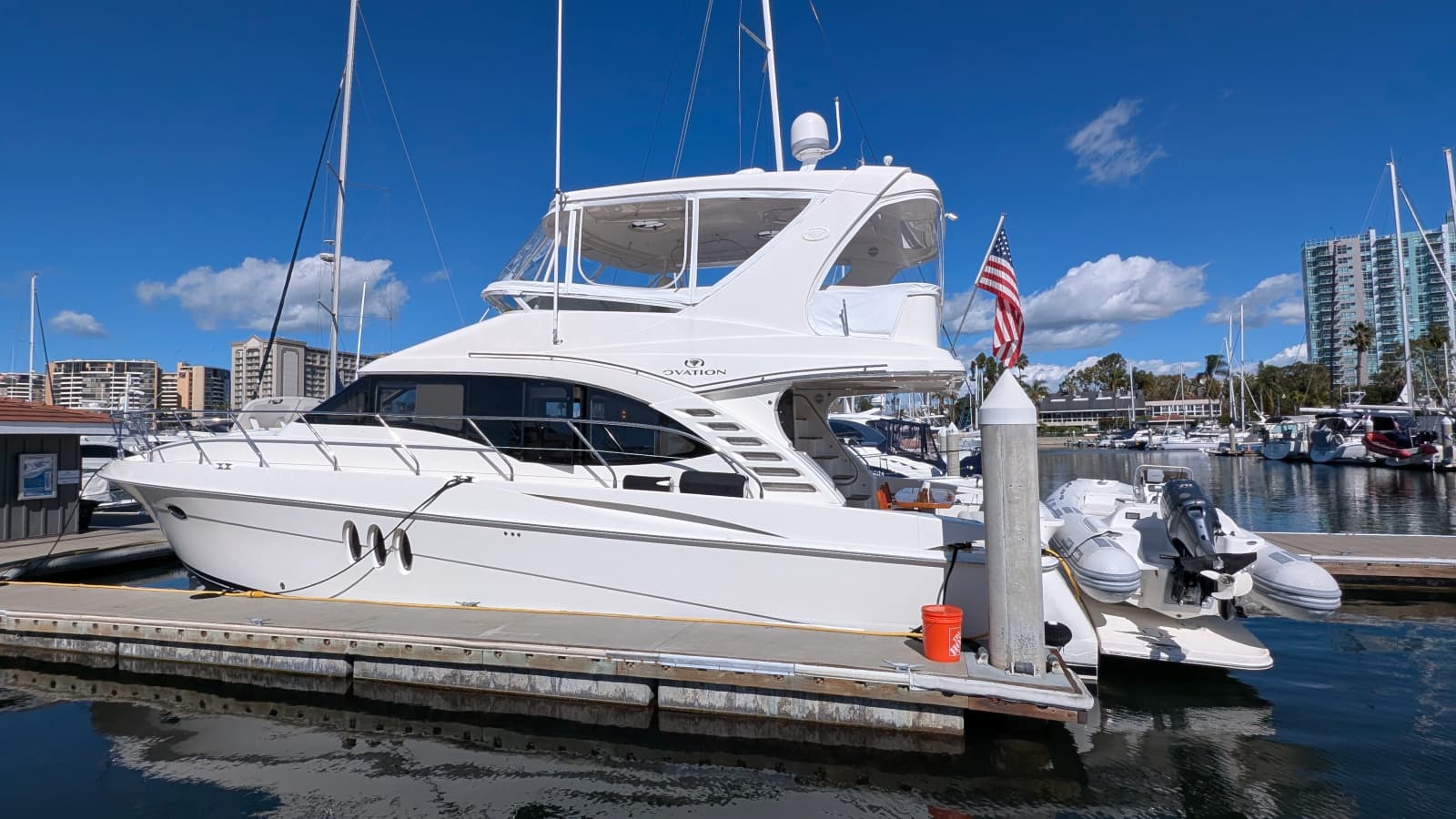 2010 Ovation Flybridge - Photo 11