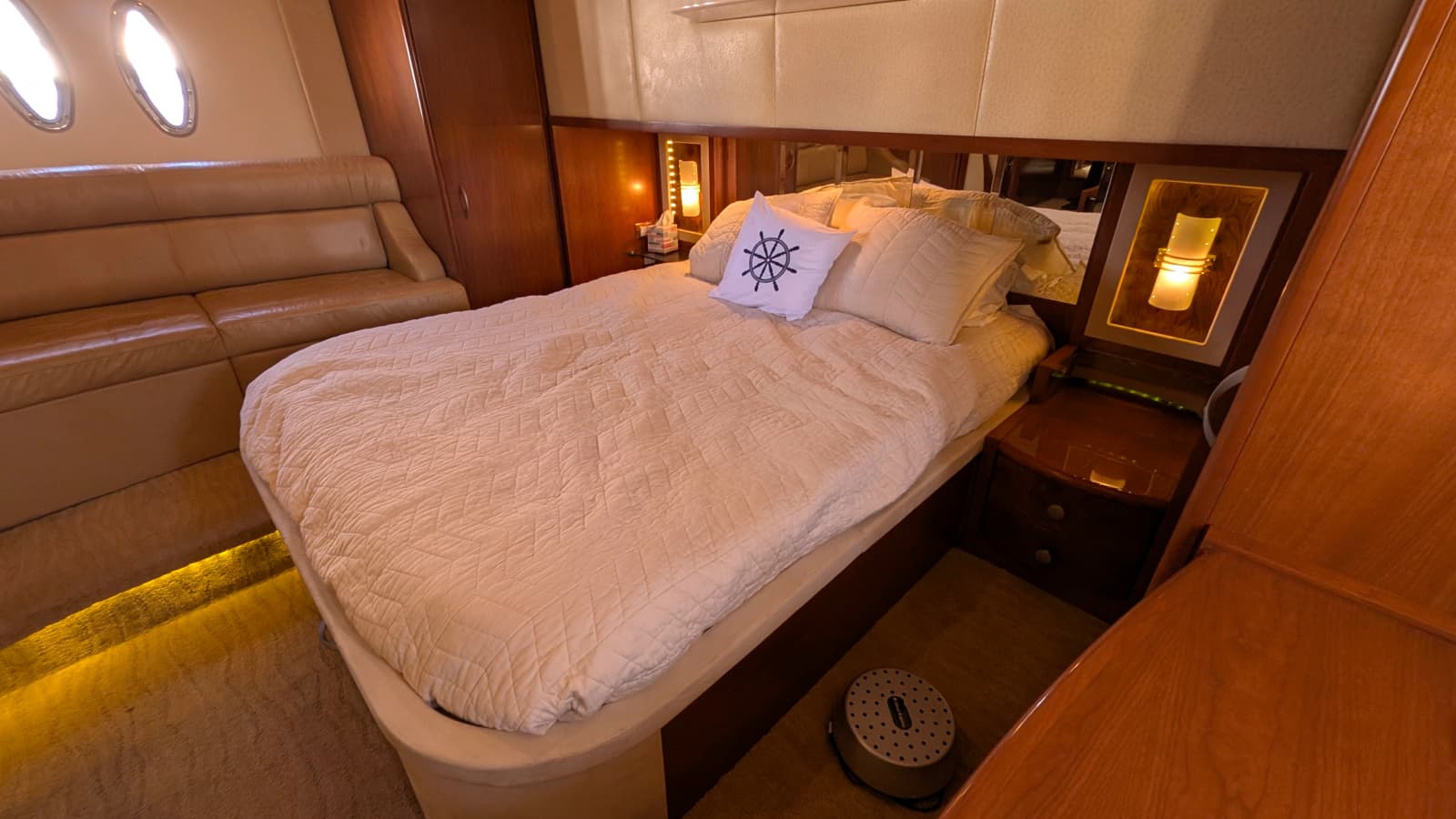 2010 Ovation Flybridge - Photo 47