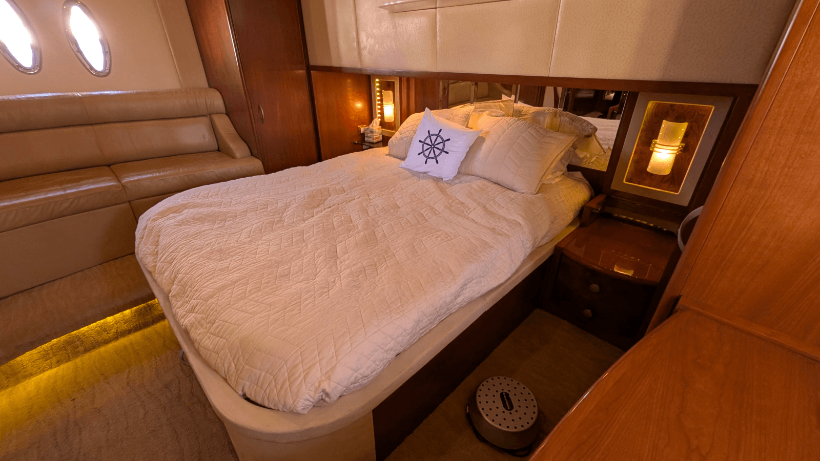 2010 Ovation Flybridge - Photo 47