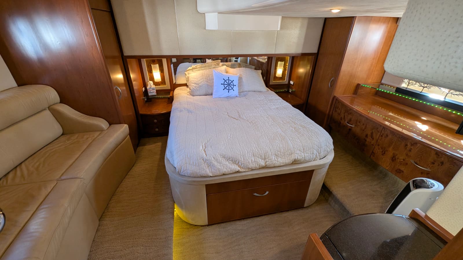 2010 Ovation Flybridge - Photo 5