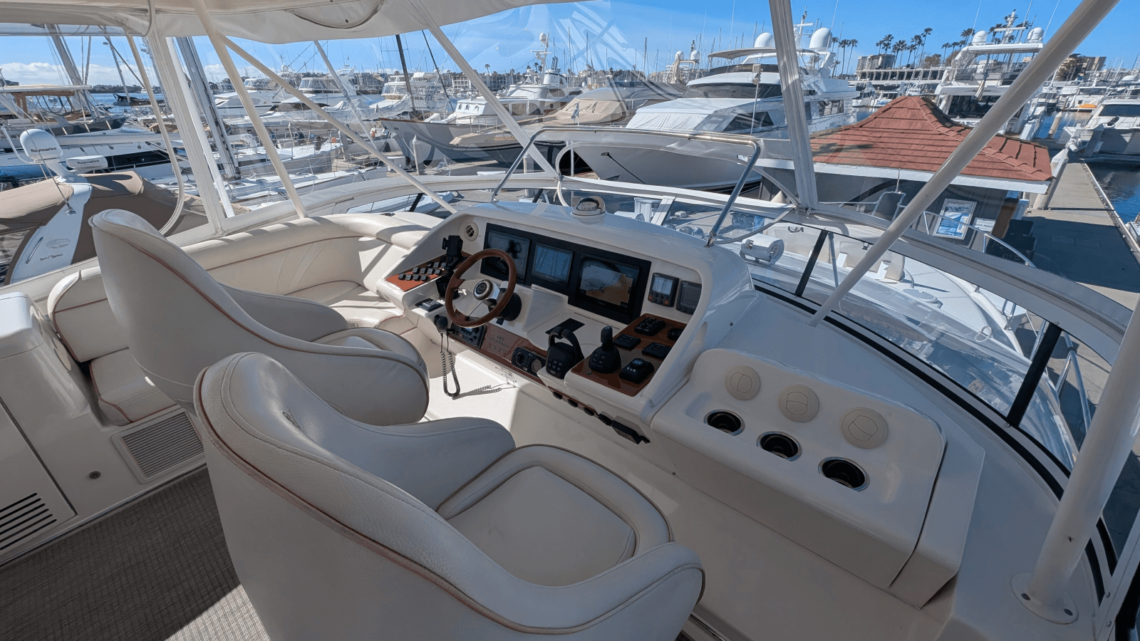 2010 Ovation Flybridge - Photo 29