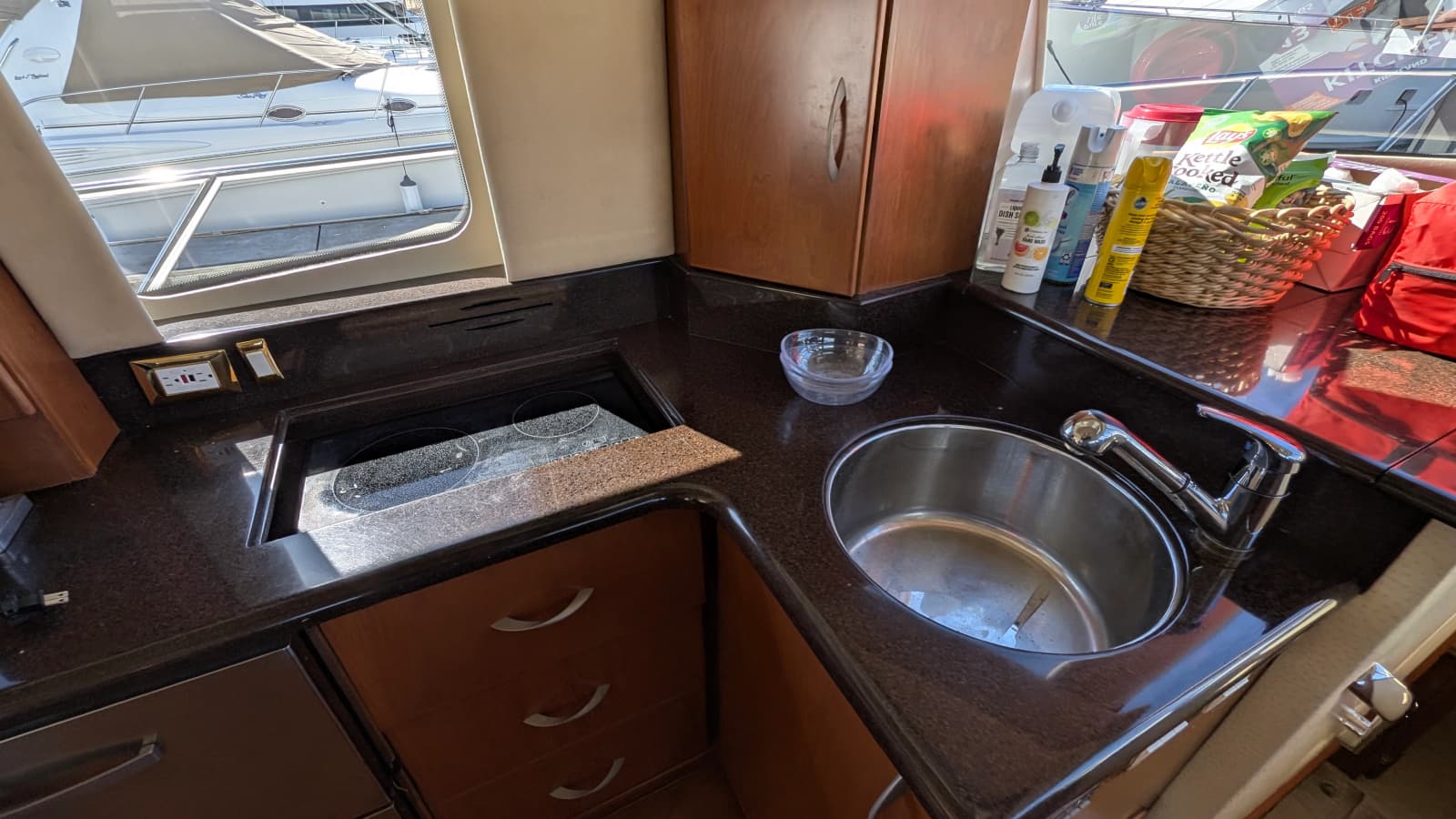 2010 Ovation Flybridge - Photo 43