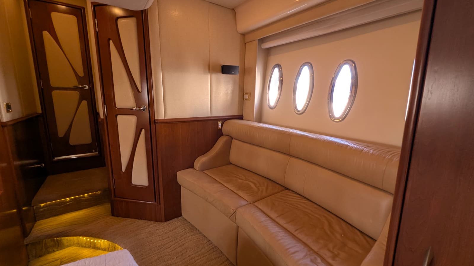 2010 Ovation Flybridge - Photo 49