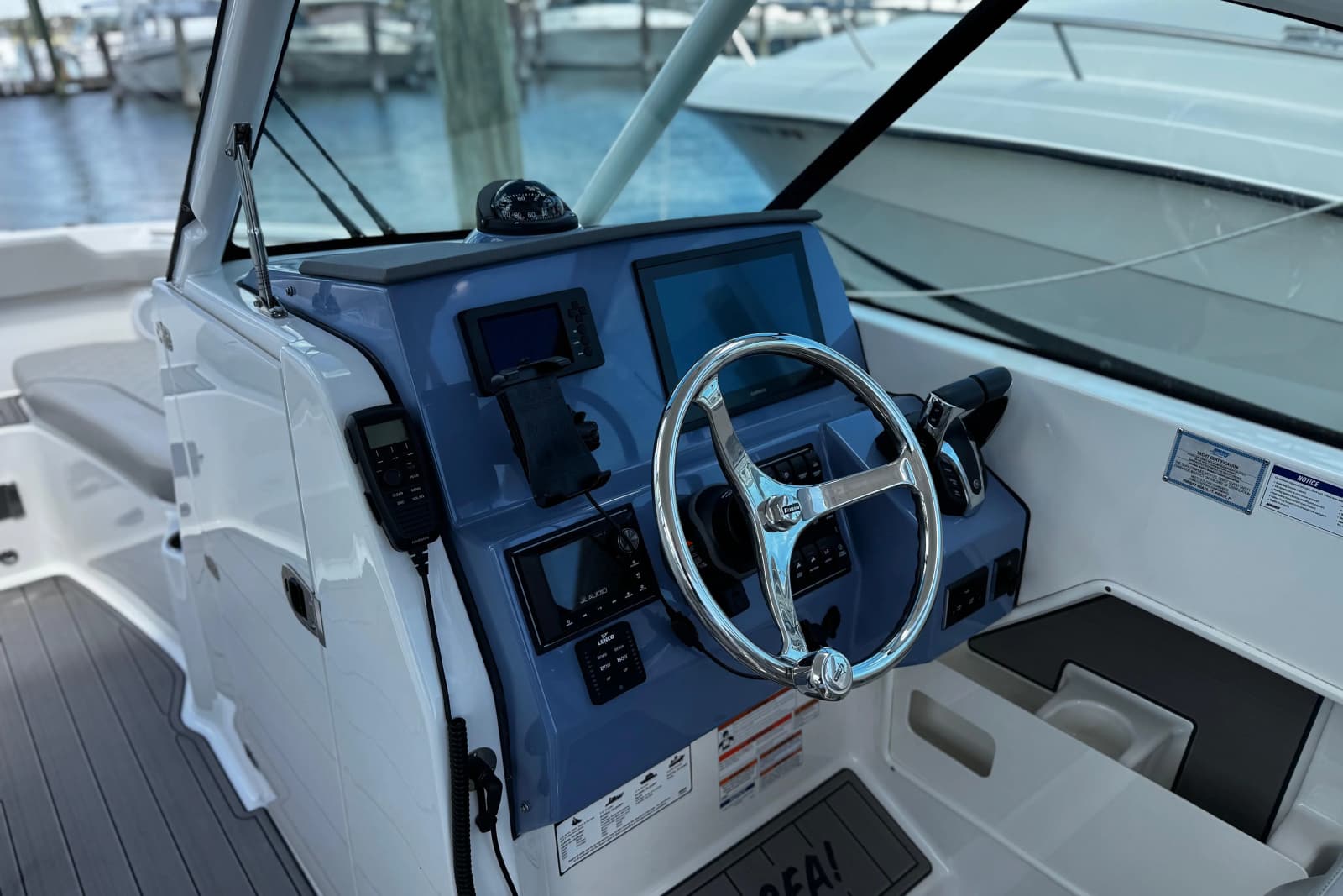 2023 Pursuit DC 266 Dual Console - Photo 18