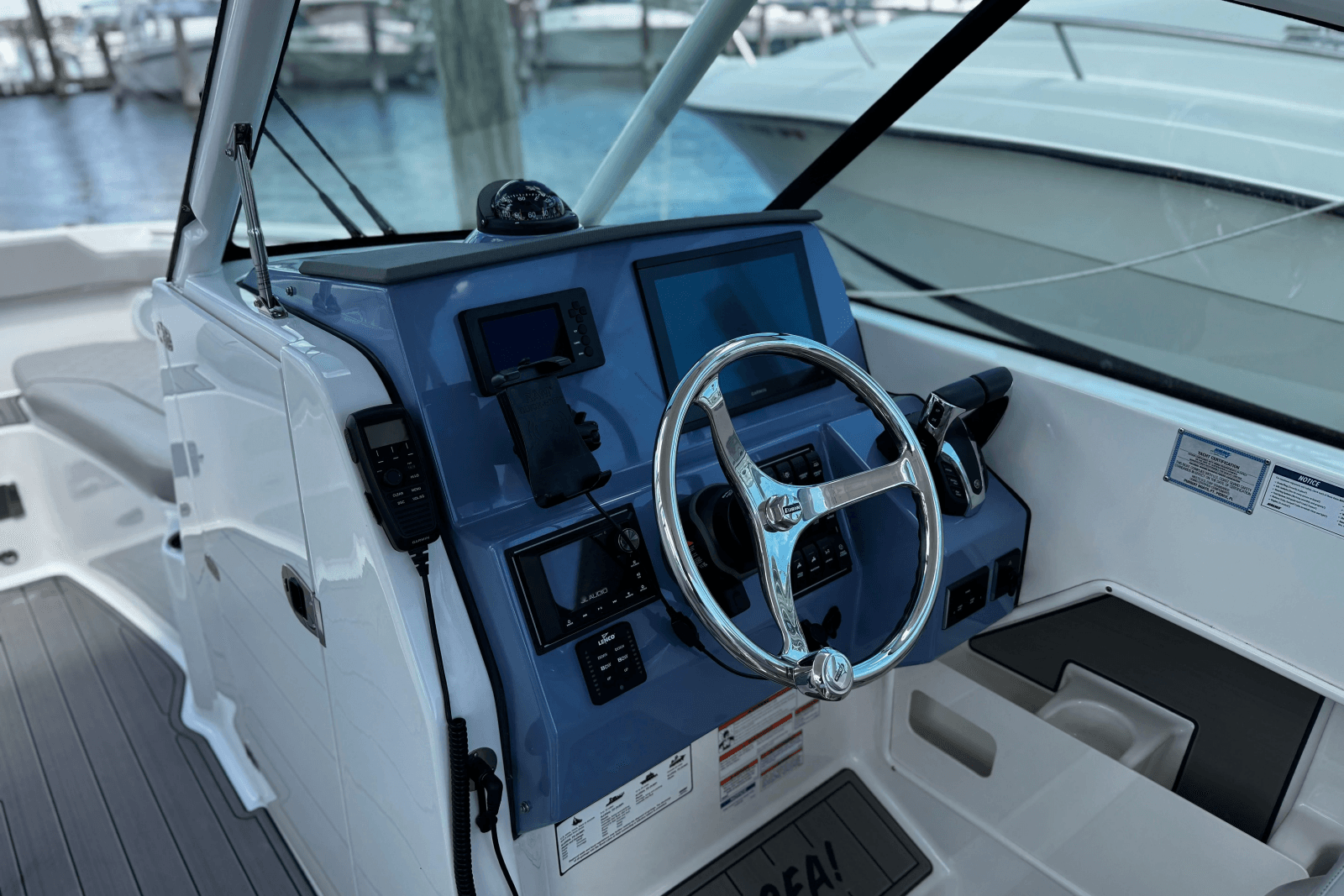 2023 Pursuit DC 266 Dual Console - Photo 18