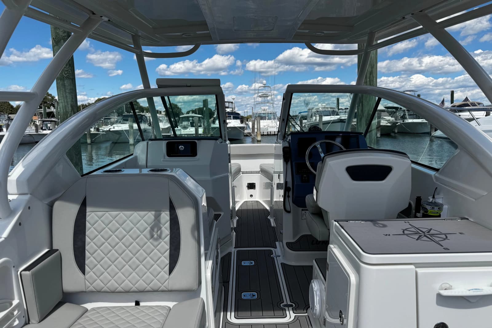 2023 Pursuit DC 266 Dual Console - Photo 15