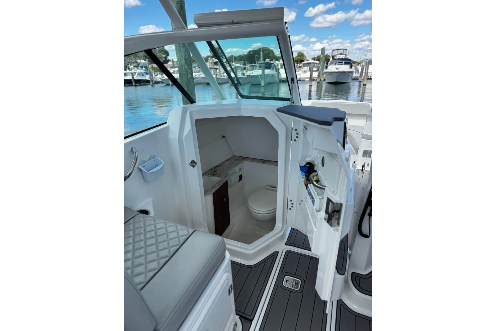 2023 Pursuit DC 266 Dual Console - Photo 21