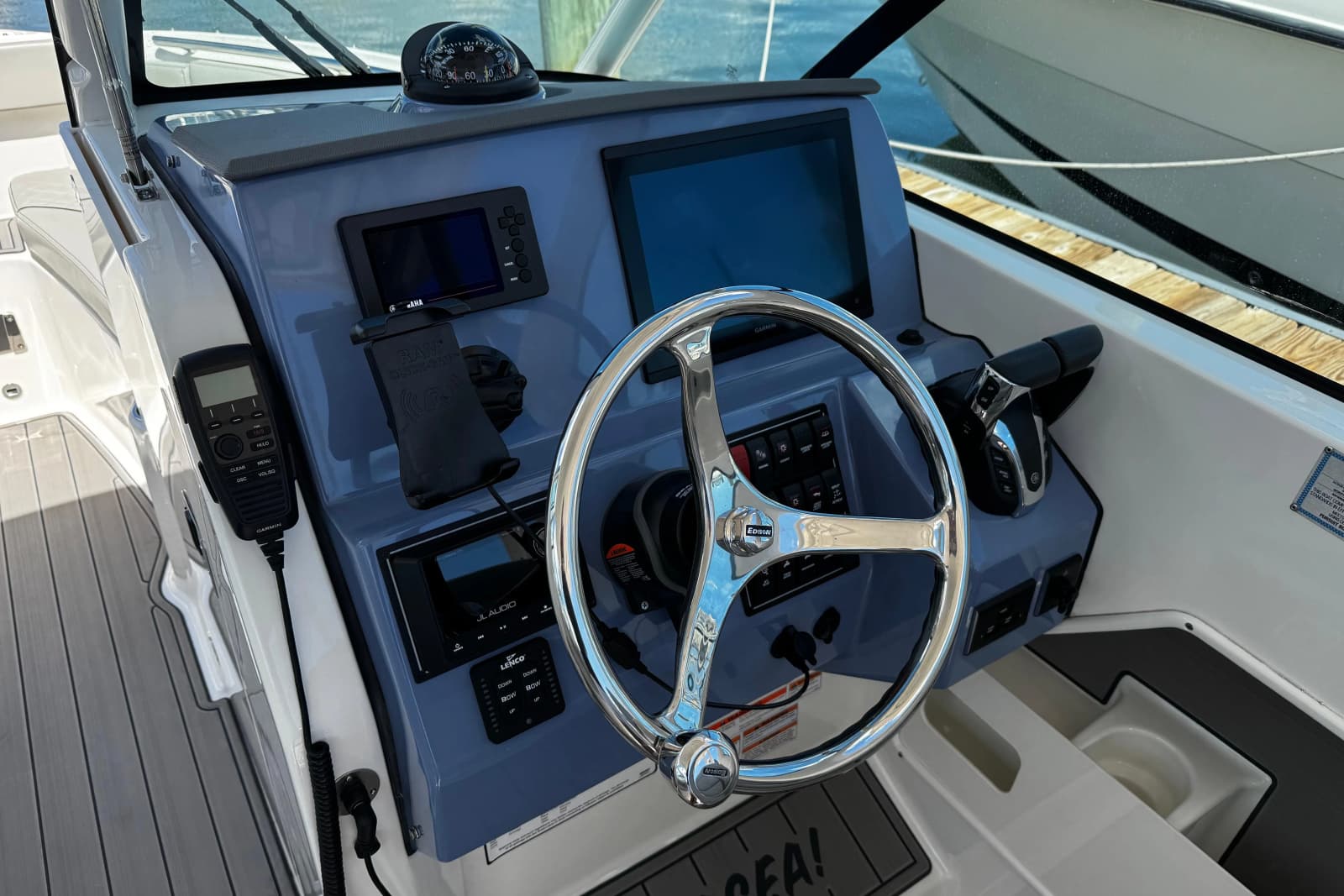 2023 Pursuit DC 266 Dual Console - Photo 19