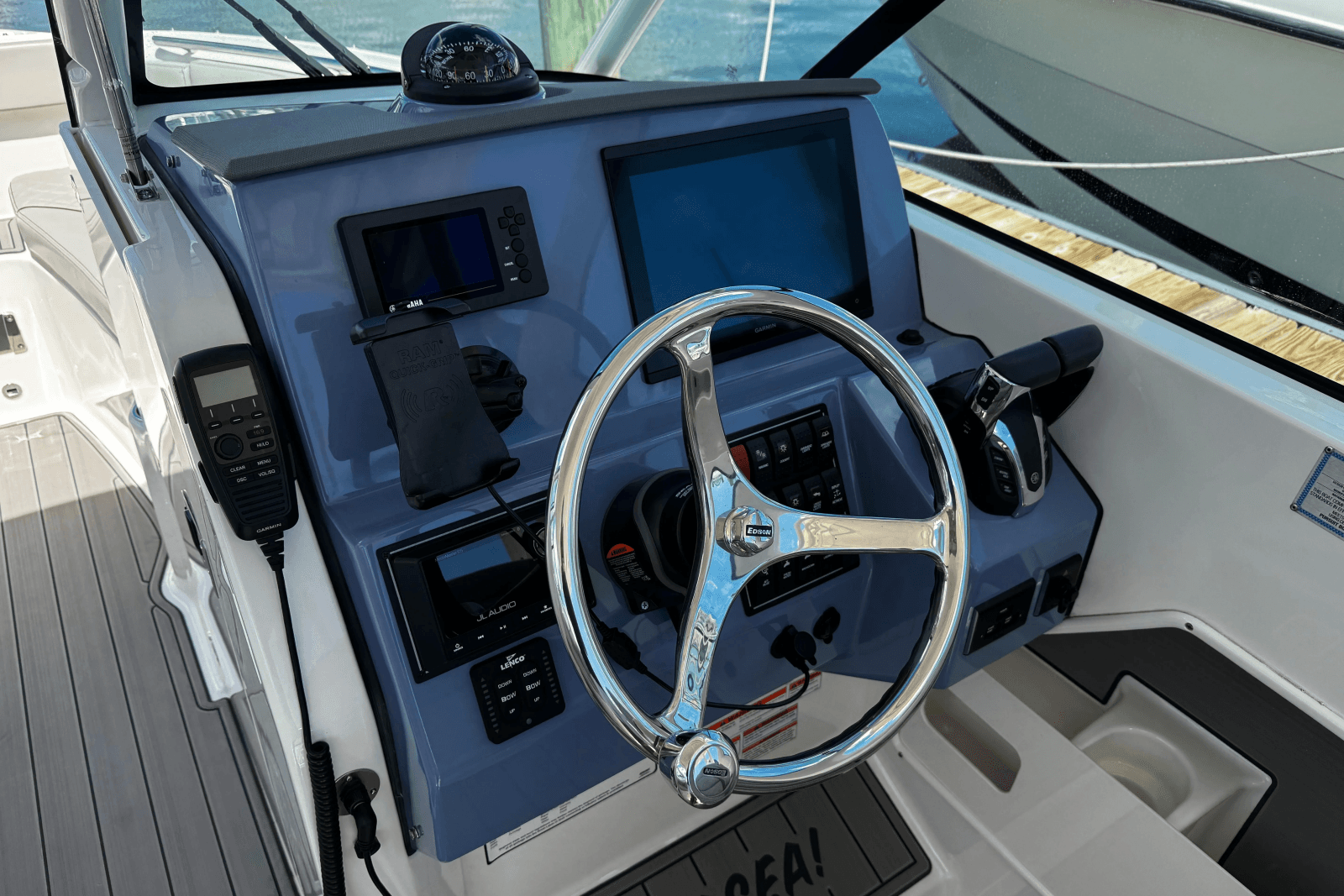 2023 Pursuit DC 266 Dual Console - Photo 19