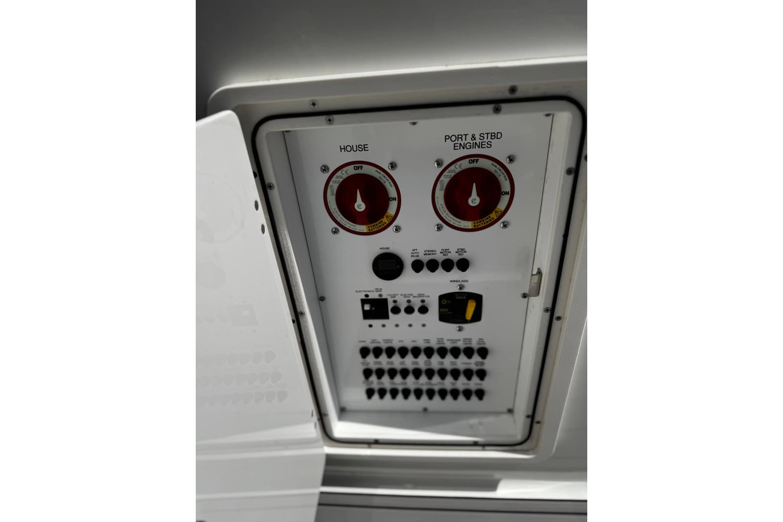 2023 Pursuit DC 266 Dual Console - Photo 27