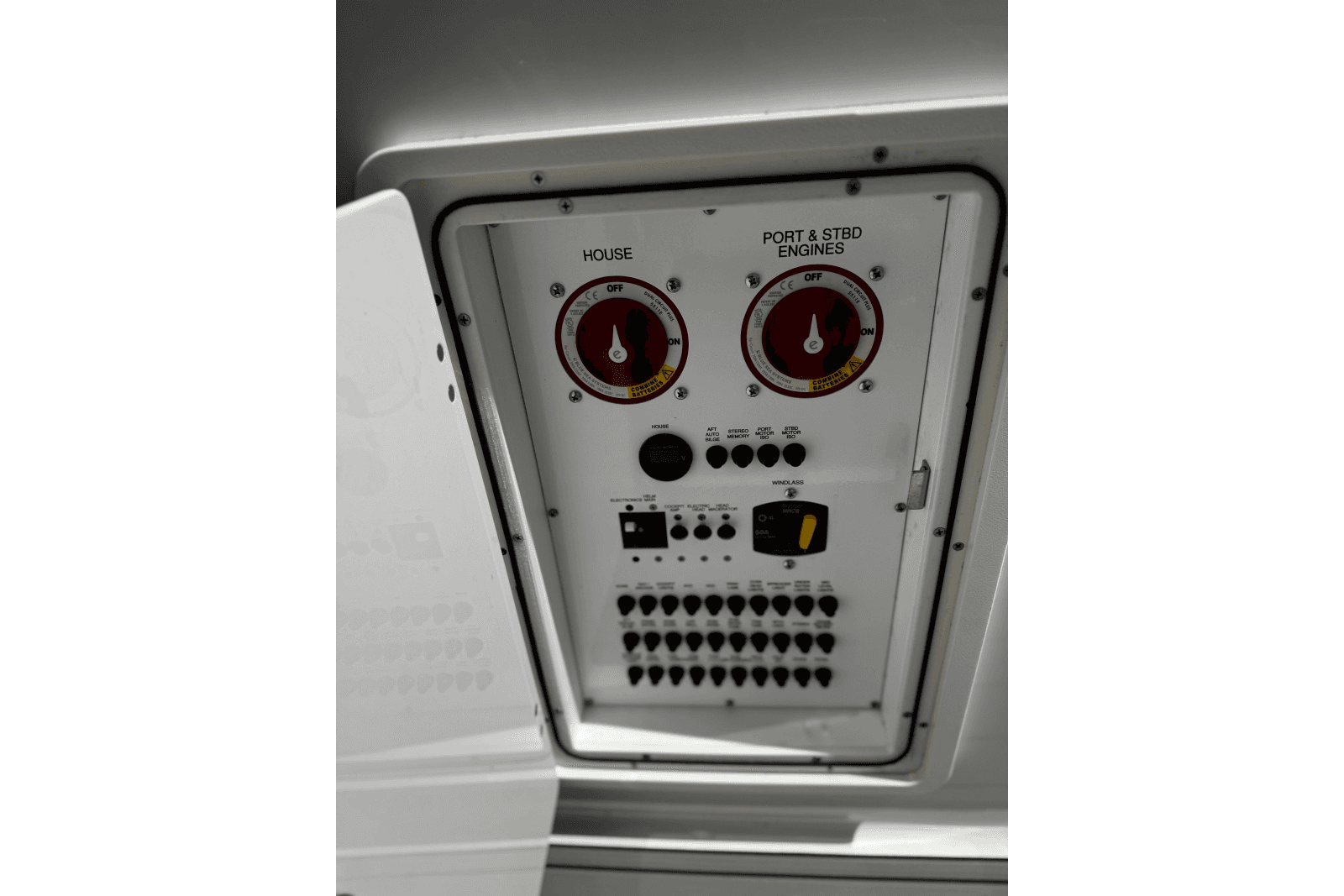 2023 Pursuit DC 266 Dual Console - Photo 27