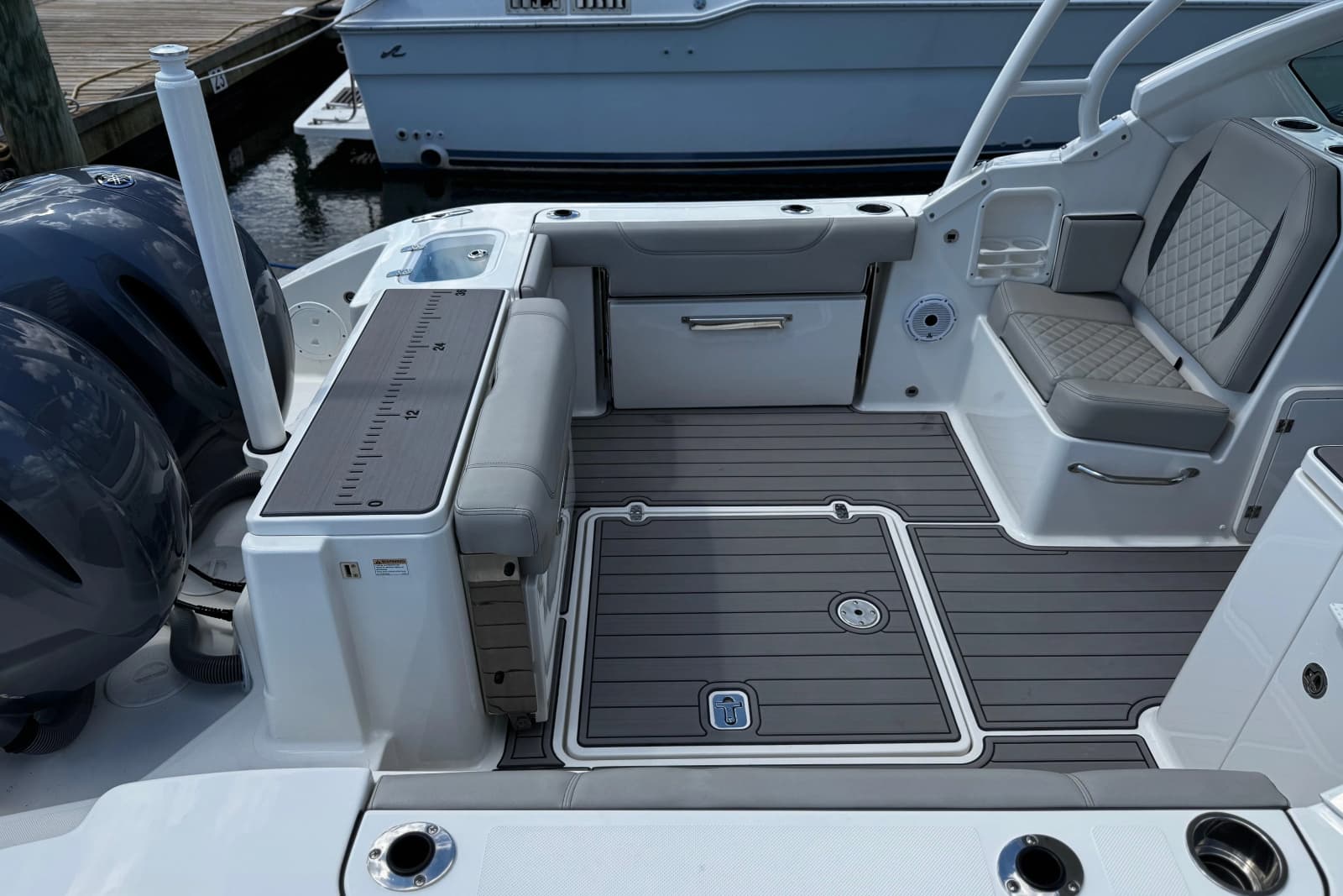 2023 Pursuit DC 266 Dual Console - Photo 9